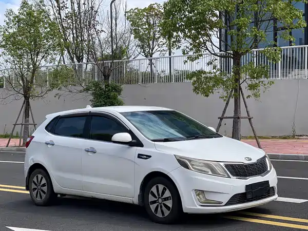 Kia K2 2015