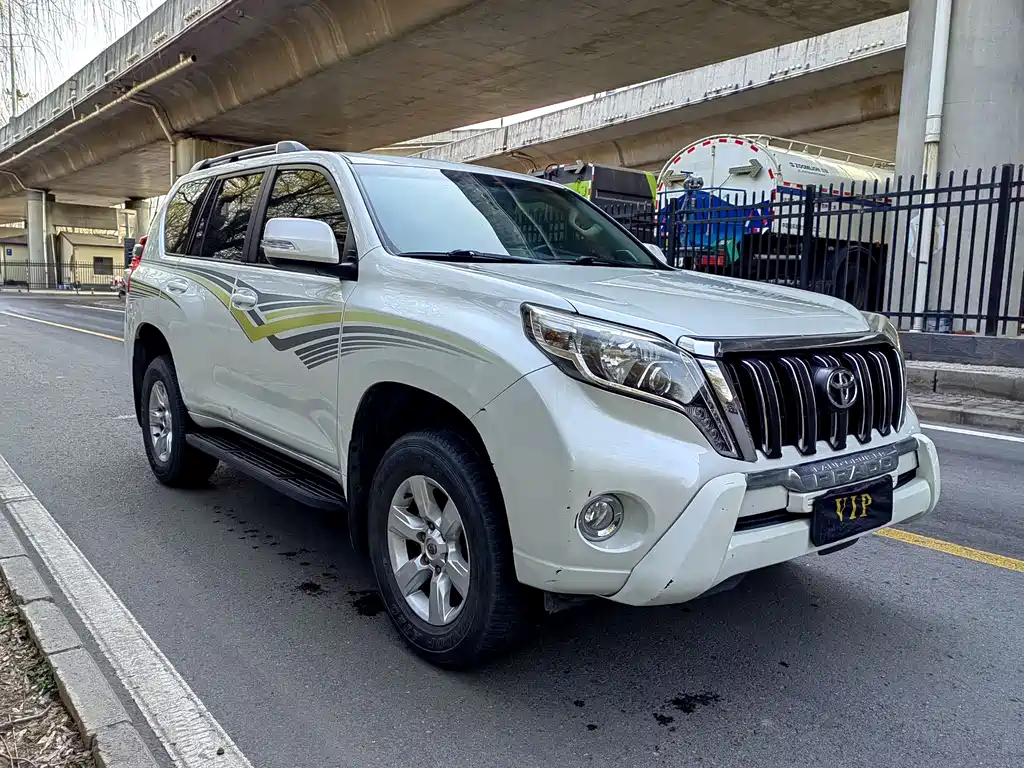 Toyota Prado 2015 — фото 3