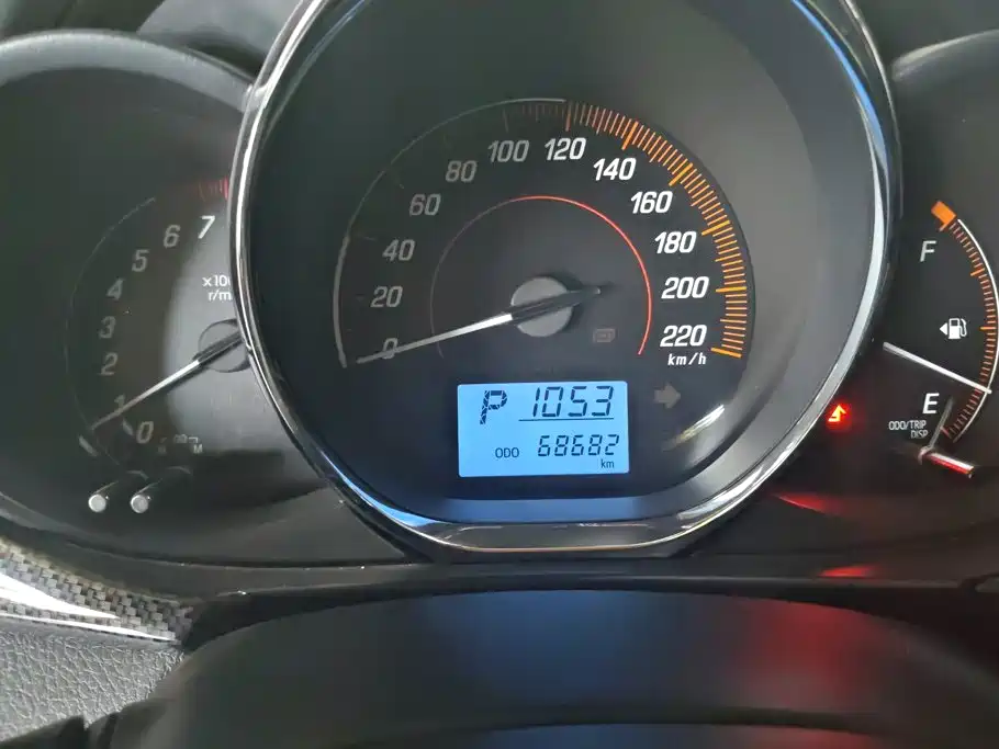 Toyota Yaris L 2020 — фото 14