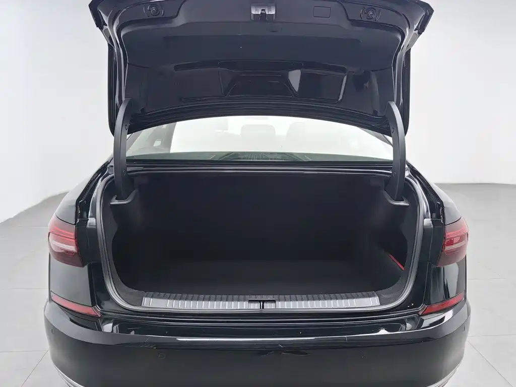 Volkswagen Passat 2019 — фото 16