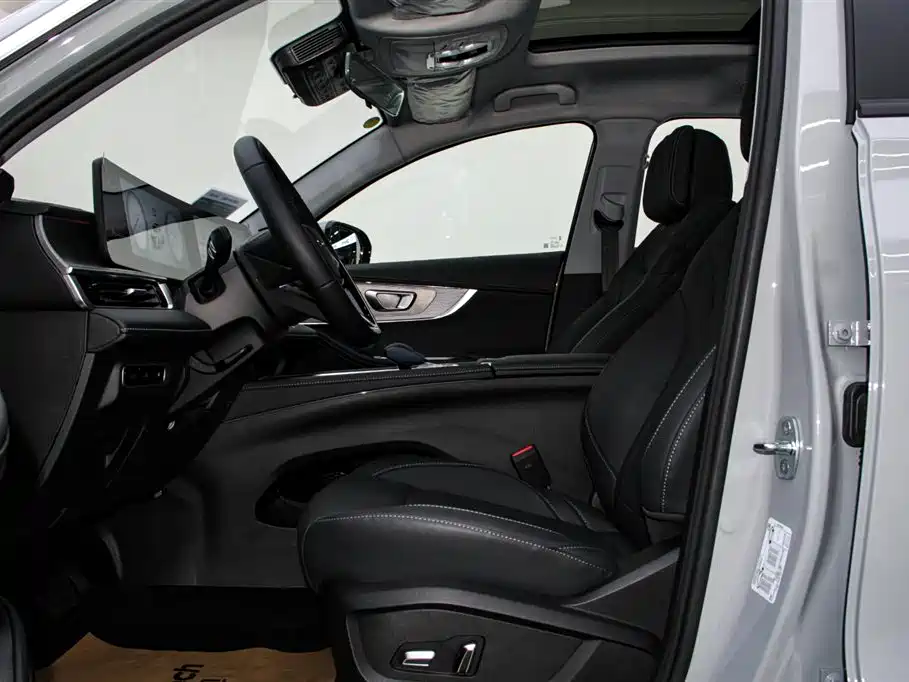 Chery Tiggo 8 PRO NEV 2025 — фото 14