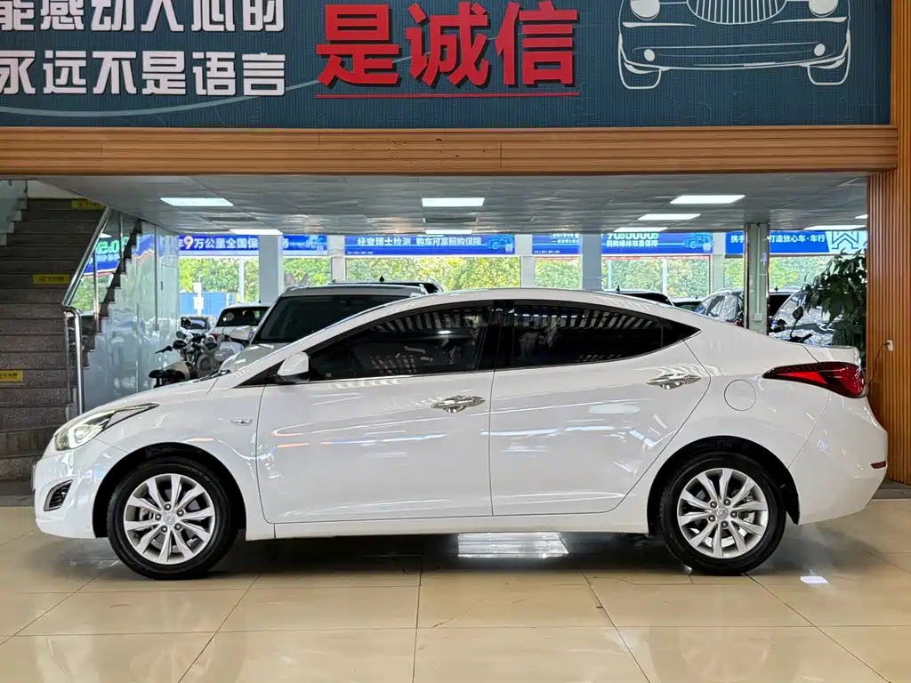 Hyundai Elantra Langdong 2018 — фото 7