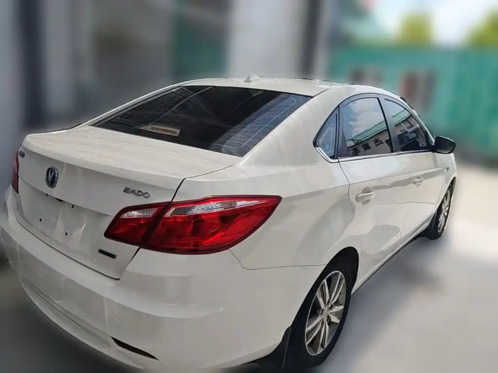 Changan Eado 2015 — фото 12