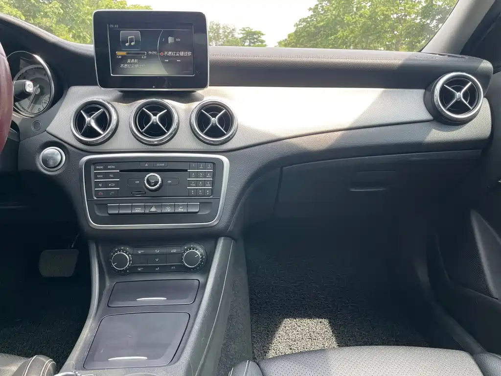 Mercedes-Benz GLA 2016 — фото 17