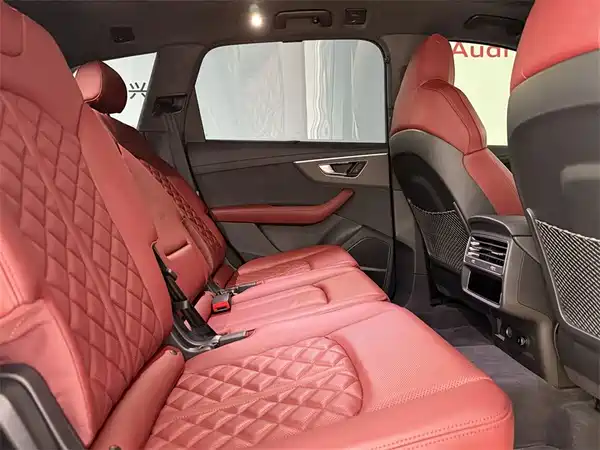Audi SQ7 2024