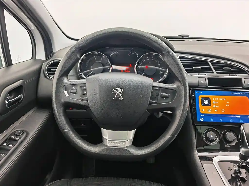 Peugeot 3008 2019 — фото 11