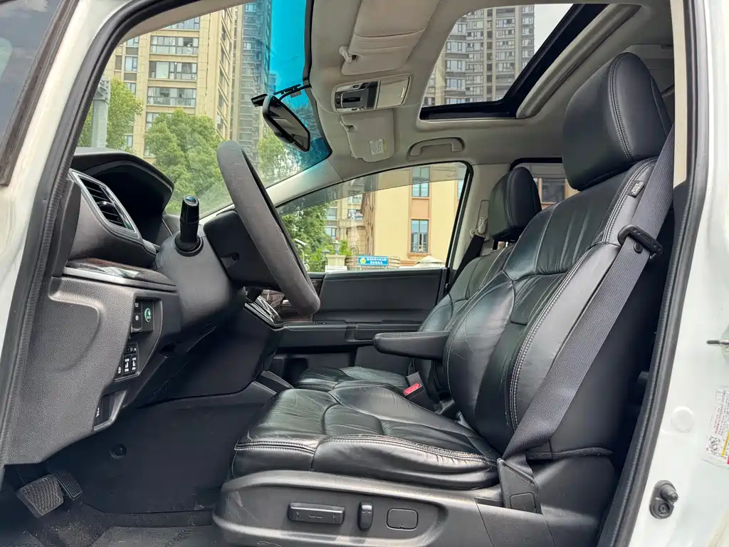 Honda Odyssey 2014 — фото 7