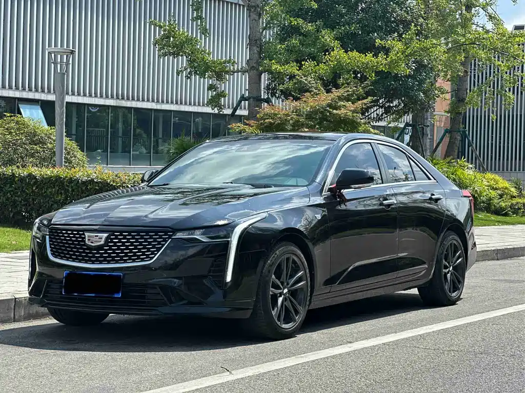 Cadillac CT4 2022 — фото 1