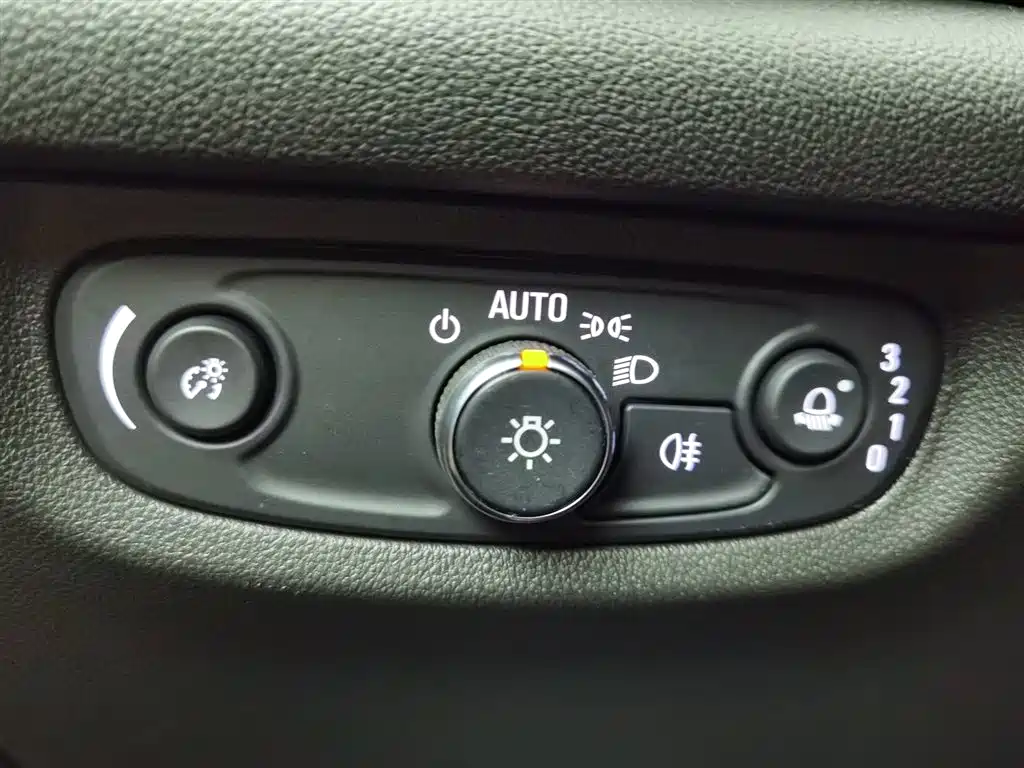 Buick Regal 2020 — фото 21