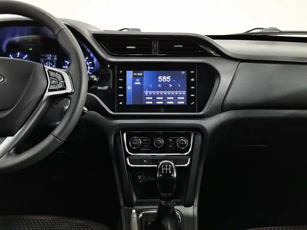 Chery Tiggo 3 2018 — фото 12