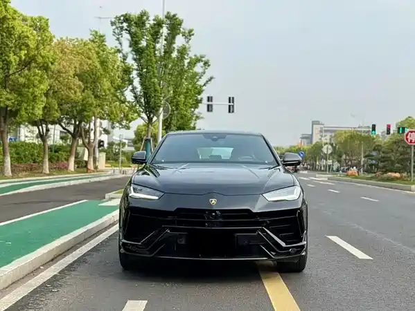 Lamborghini Urus 2023