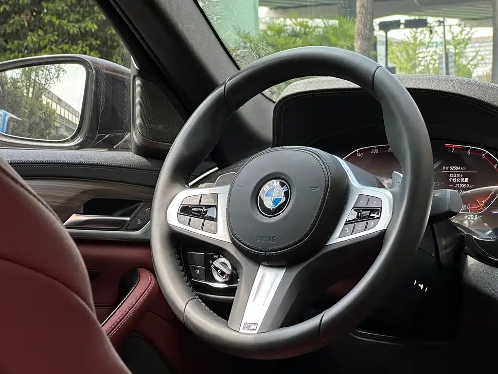 BMW 5 Series 2022 — фото 13