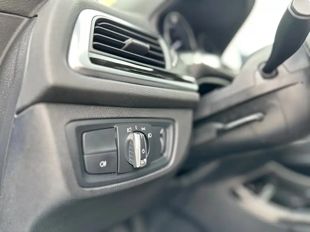 BMW 1 Series 2020 — фото 11