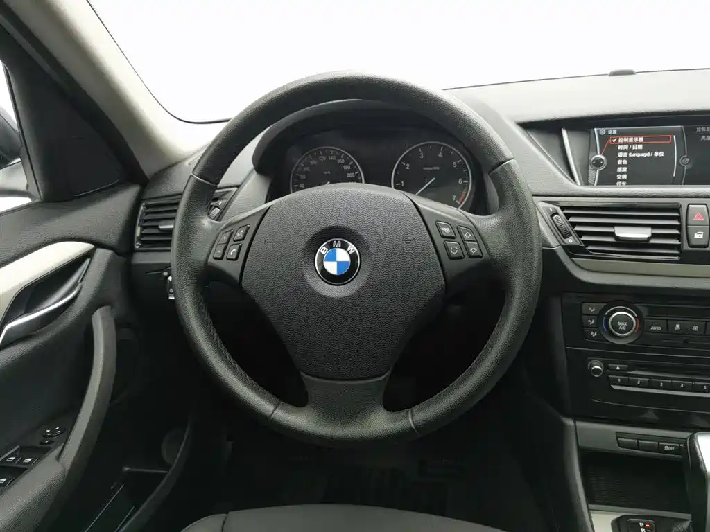 BMW X1 2013 — фото 11
