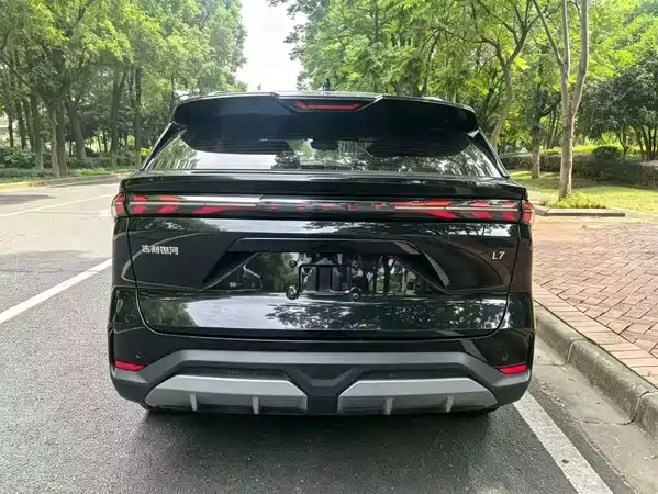 Geely Galaxy L7 2024