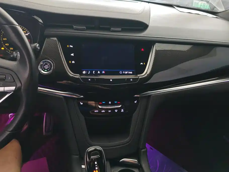 Cadillac XT6 2020 — фото 13