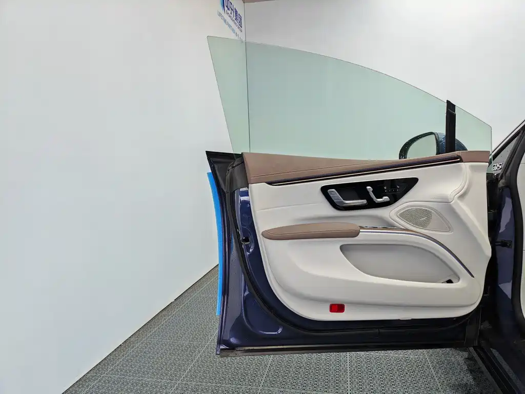 Mercedes-Benz EQS 2025 — фото 13