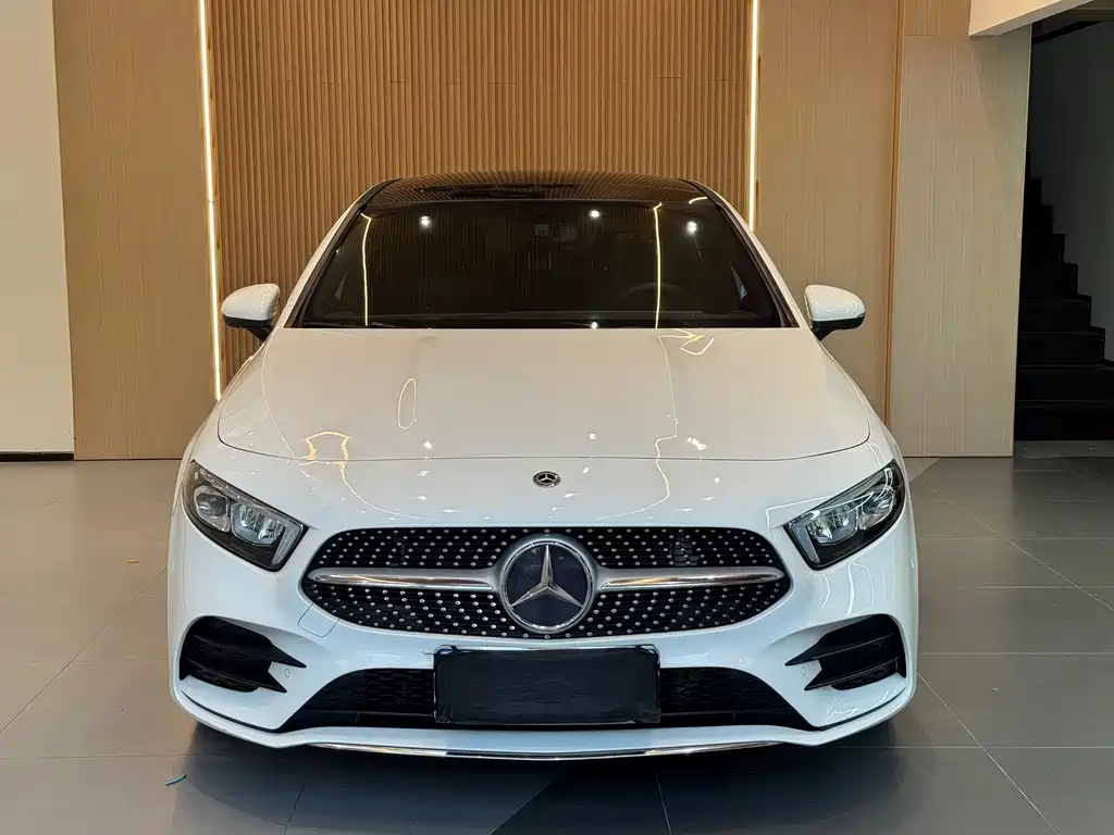 Mercedes-Benz A-Class 2019 — фото 2