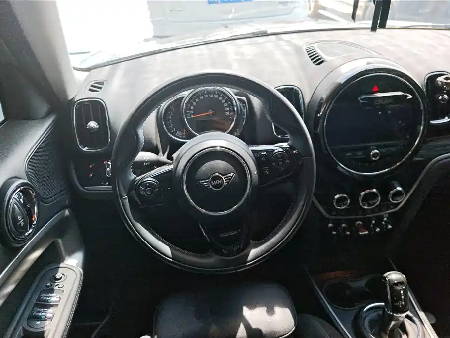 MINI Countryman 2020 — фото 15