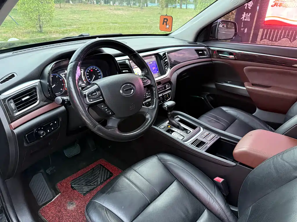 GAC Motor Trumpchi GS8 2017 — фото 11