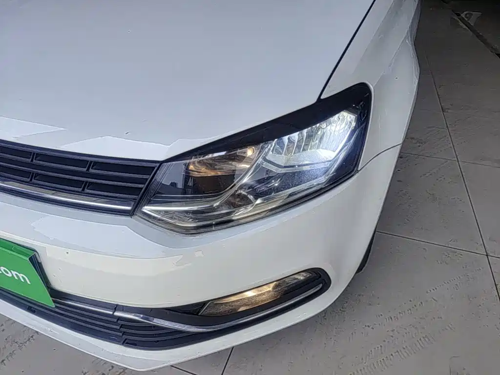 Volkswagen Polo 2015 — фото 18
