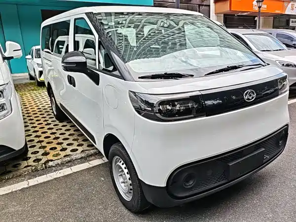 Maxus Dana V1 2025