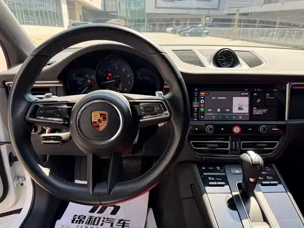 Porsche Macan 2022