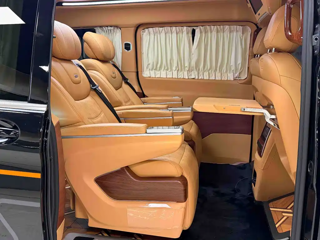 Mercedes-Benz V-Class 2020 — фото 9