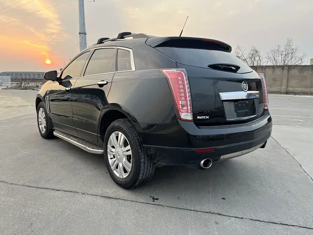 Cadillac SRX 2014 — фото 22