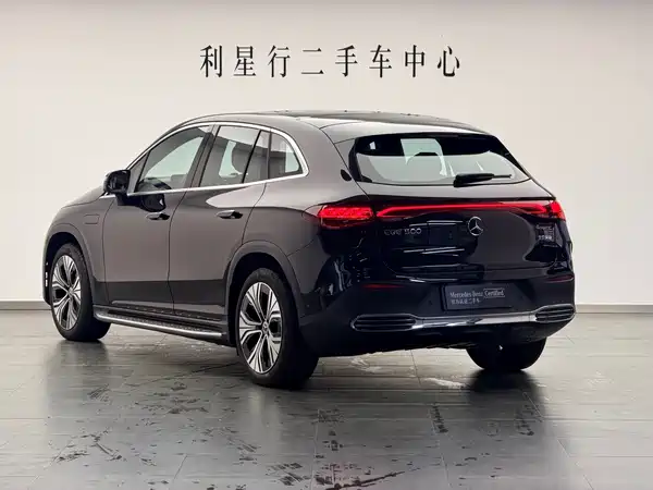 Mercedes-Benz EQE SUV 2025