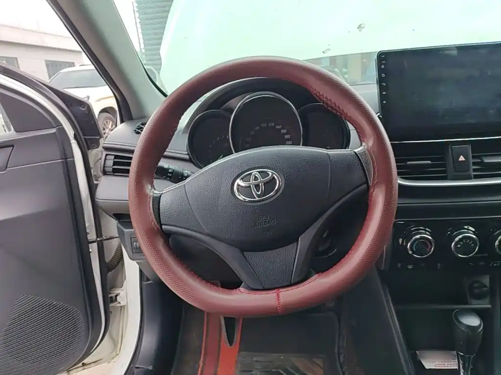 Toyota Yaris L 2021 — фото 11
