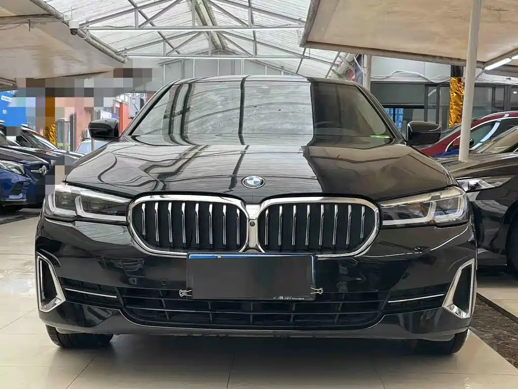 BMW 5 Series 2022 — фото 2