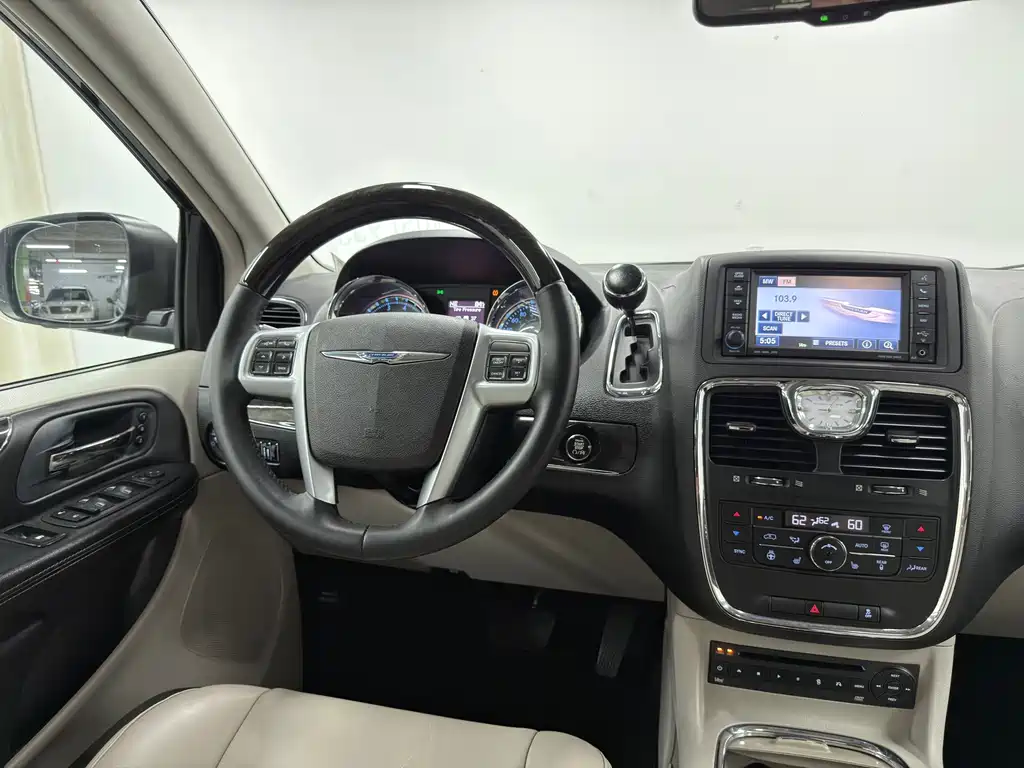 Chrysler Grand Voyager 2013 — фото 15