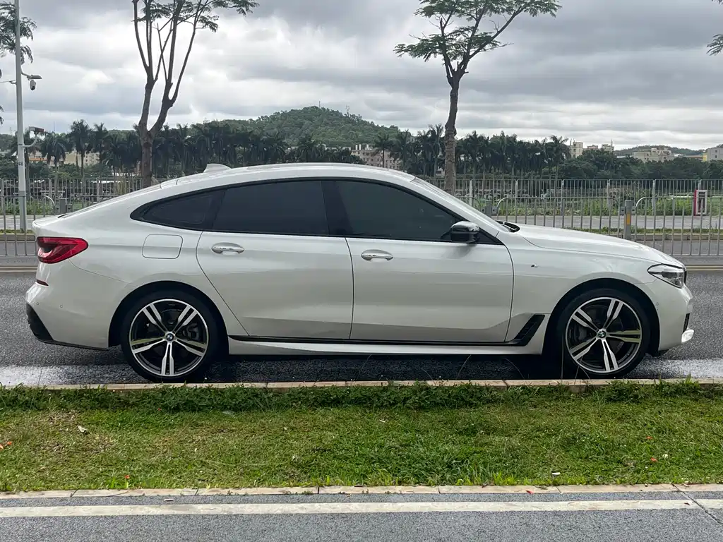 BMW 6 Series GT 2018 — фото 8