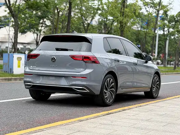 Volkswagen Golf 2022