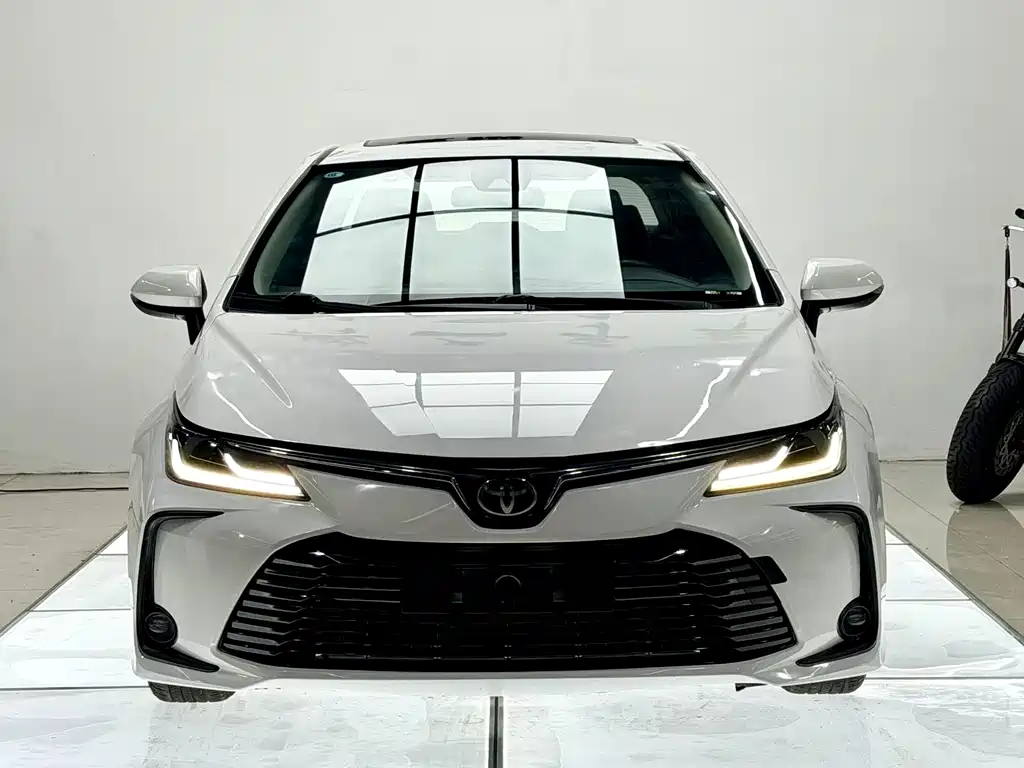 Toyota Corolla 2022 — фото 2