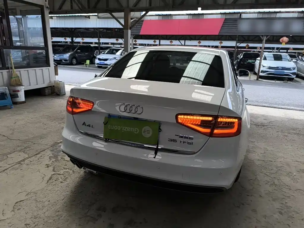 Audi A4L 2016
