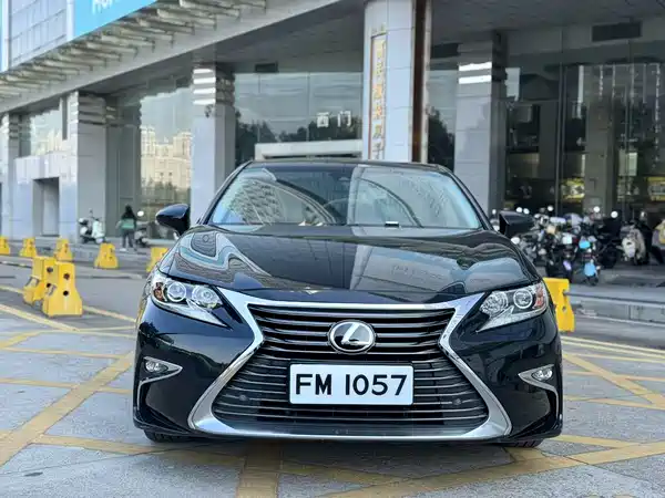 Lexus ES 2015