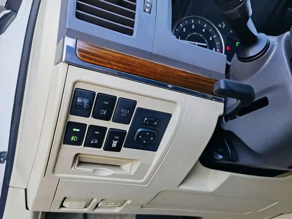Toyota Land Cruiser 2016 — фото 13