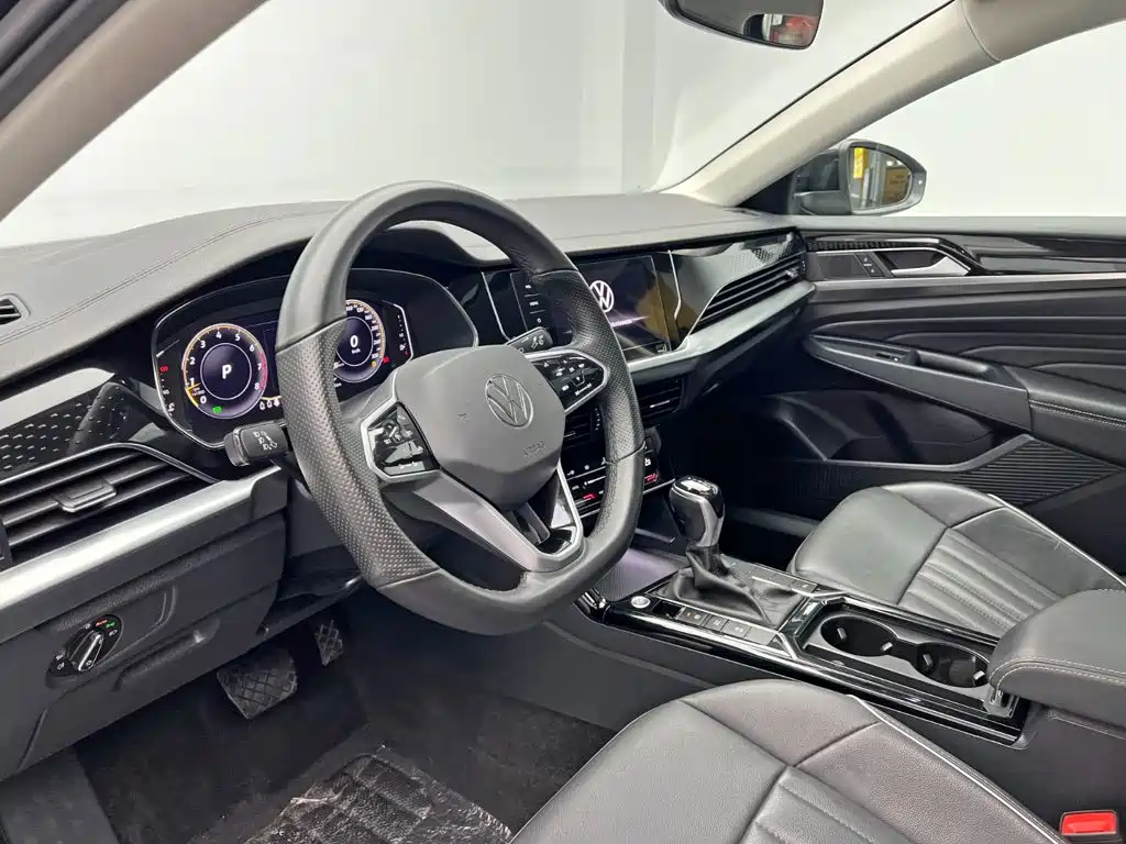 Volkswagen Passat 2023 — фото 13