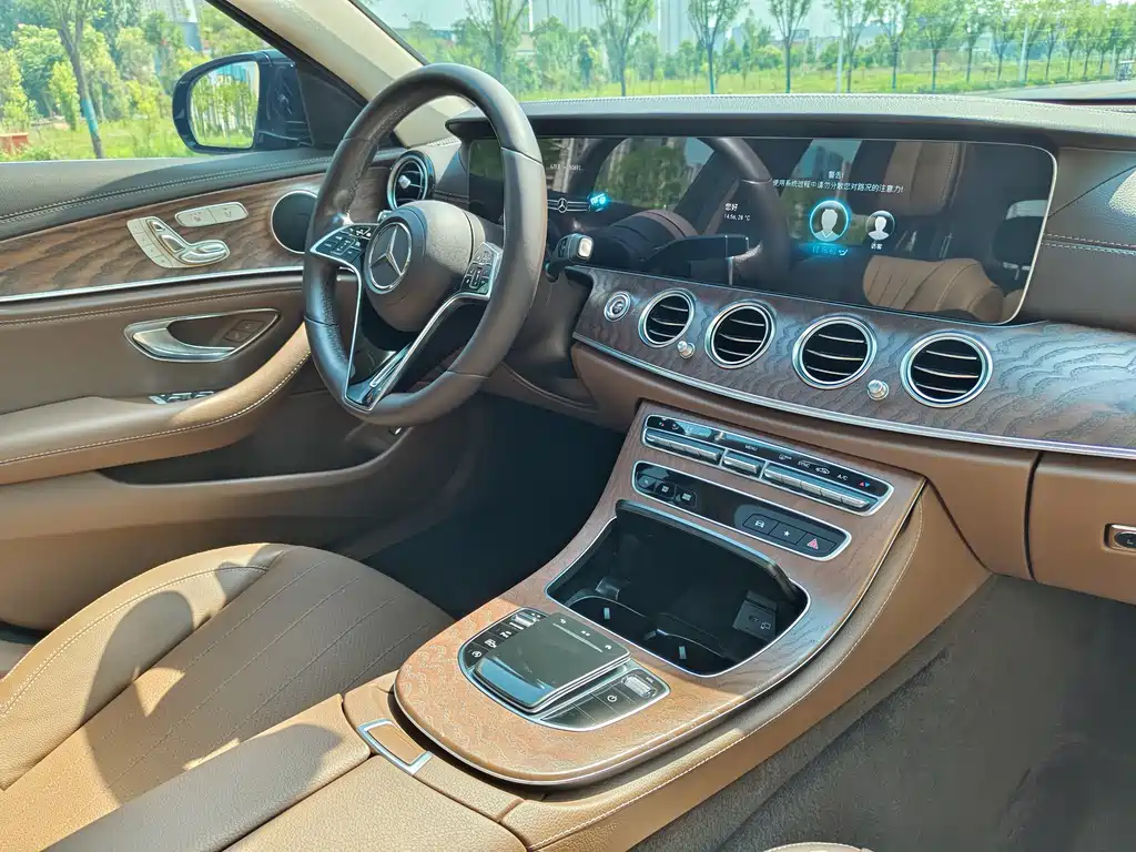 Mercedes-Benz E-Class 2023 — фото 26