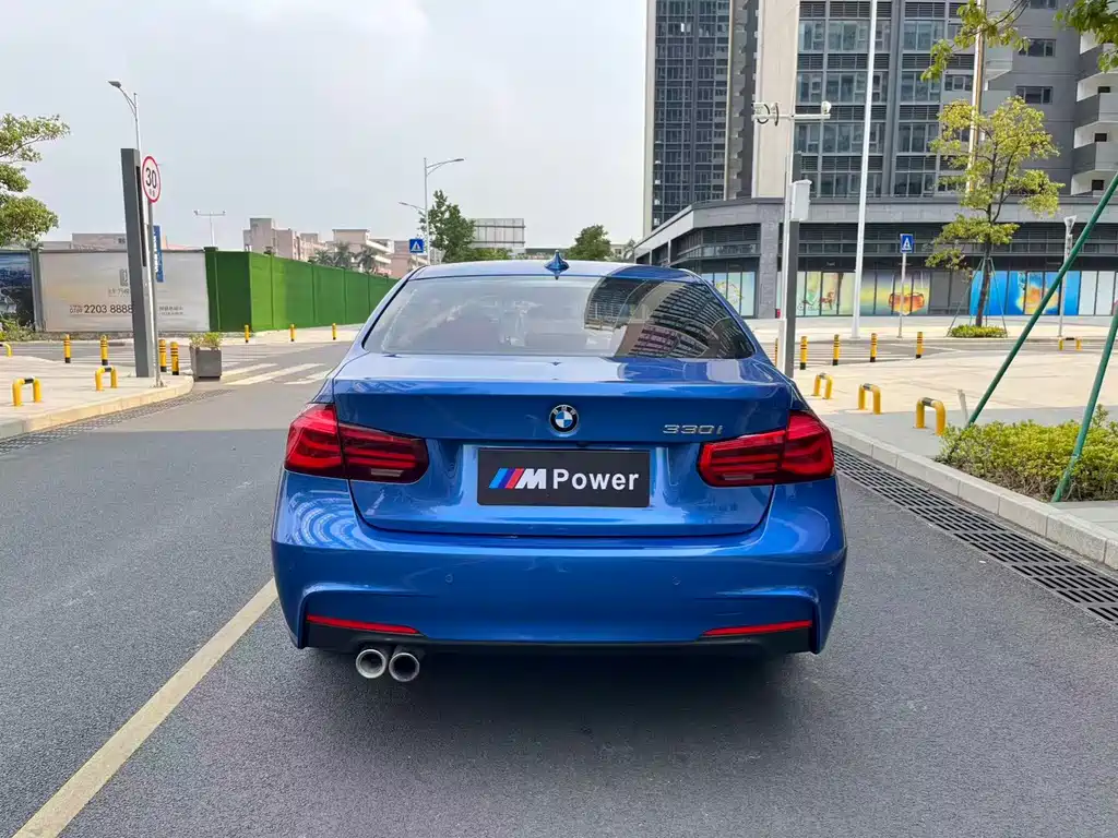 BMW 3 Series 2018 — фото 8