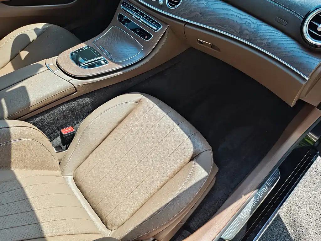 Mercedes-Benz E-Class 2023 — фото 27