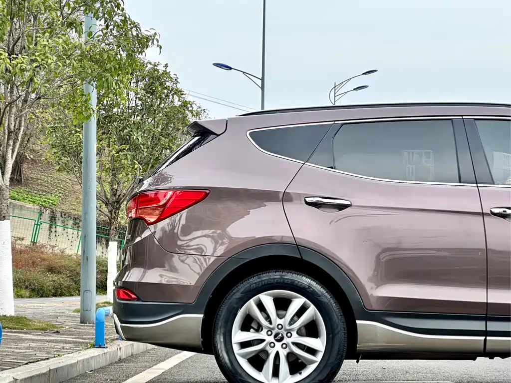 Hyundai Santa Fe 2014 — фото 11