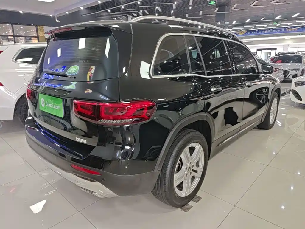 Mercedes-Benz GLB 2023