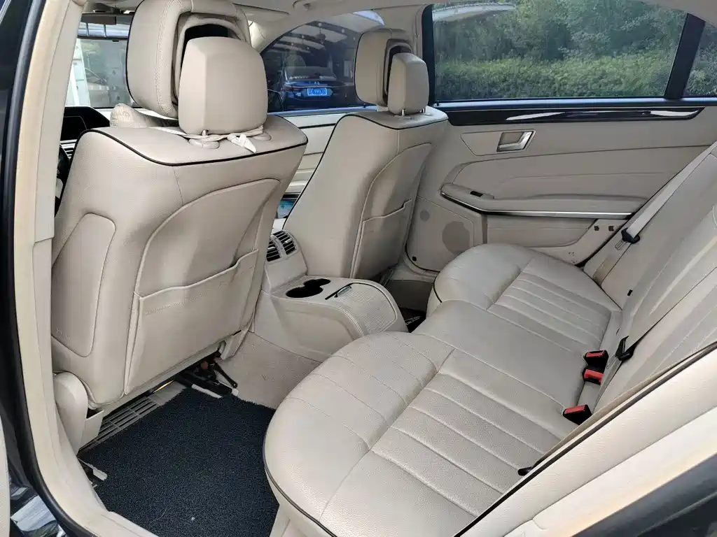 Mercedes-Benz E-Class 2015