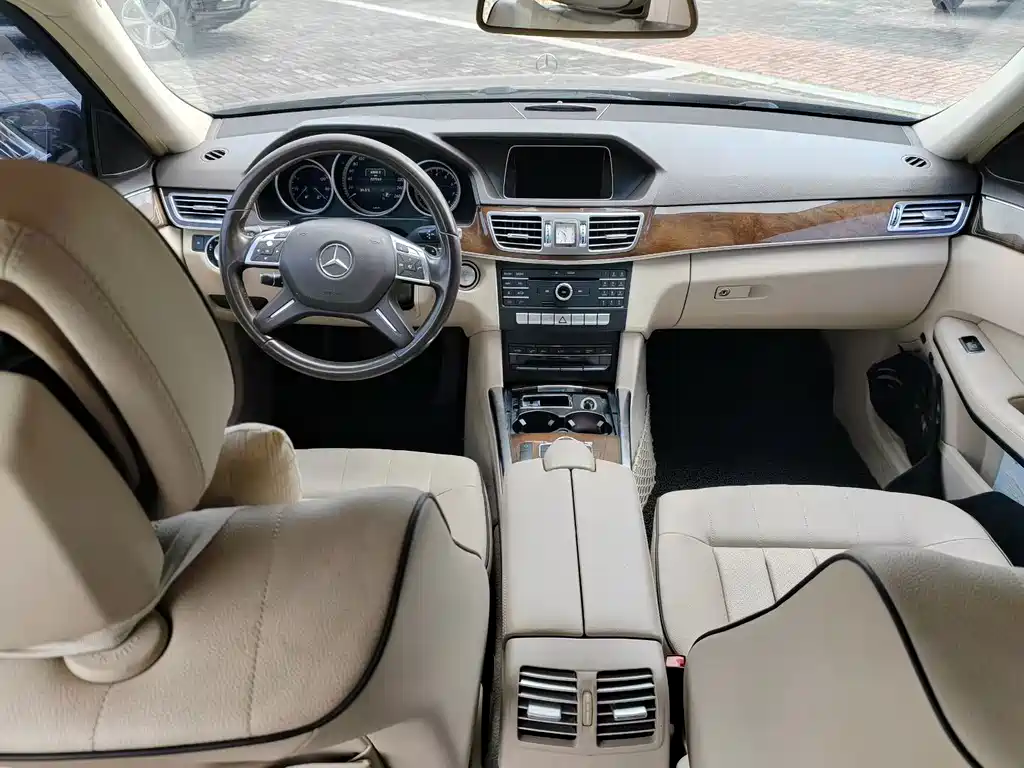 Mercedes-Benz E-Class 2015