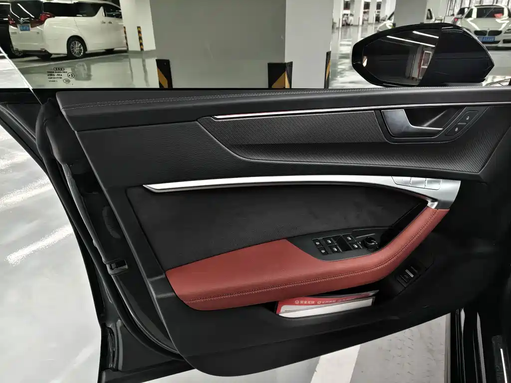 Audi A7L 2025 — фото 9