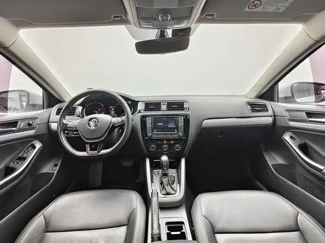 Volkswagen Sagitar 2019