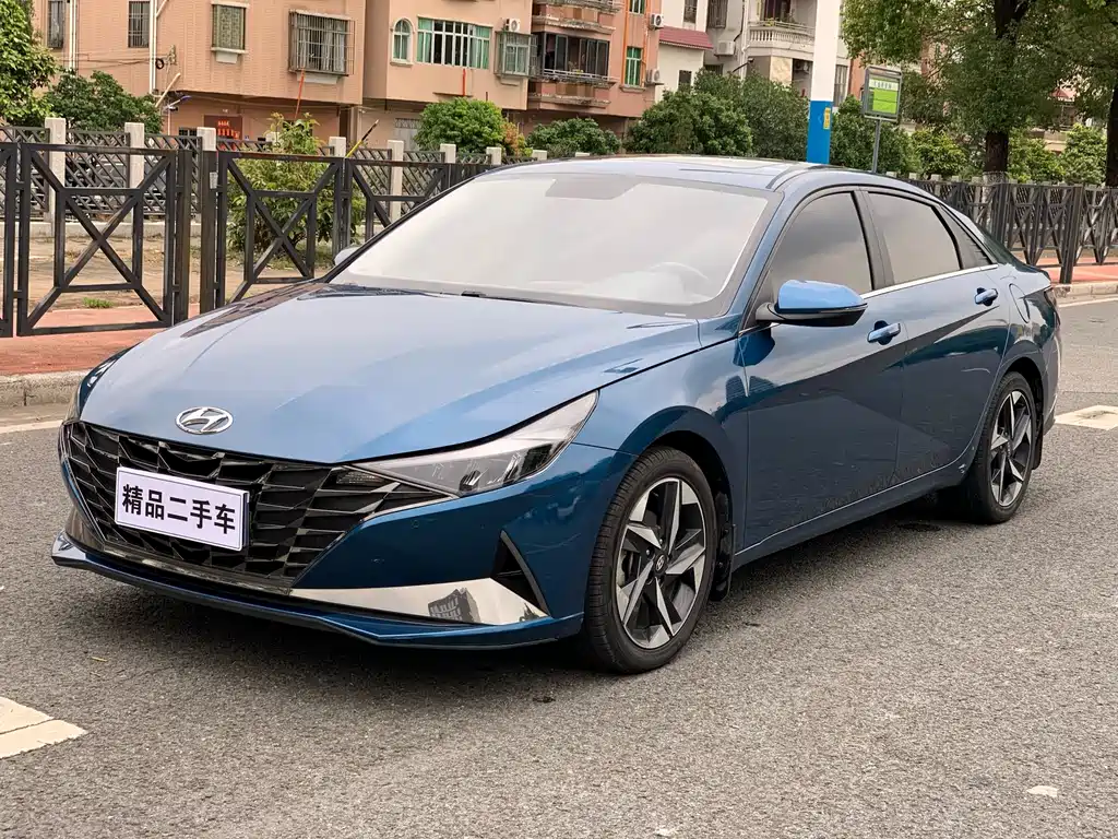 Hyundai Elantra 2021 — фото 1